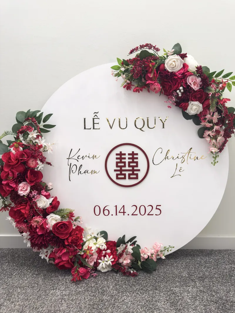 Crimson Double Happiness Round Board